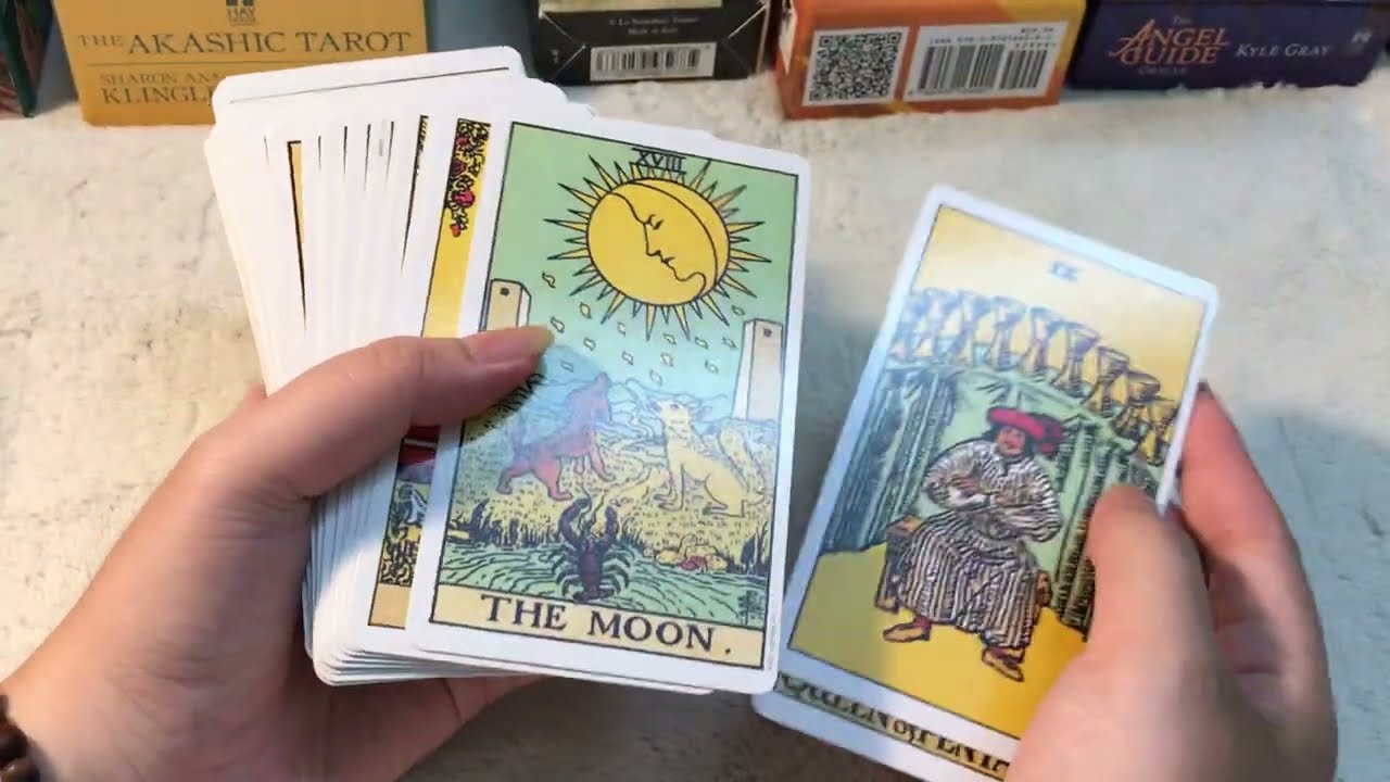 Review giới thiệu những bộ bài Tarot mà Linh sở hữu 🥹 (Part 1)
