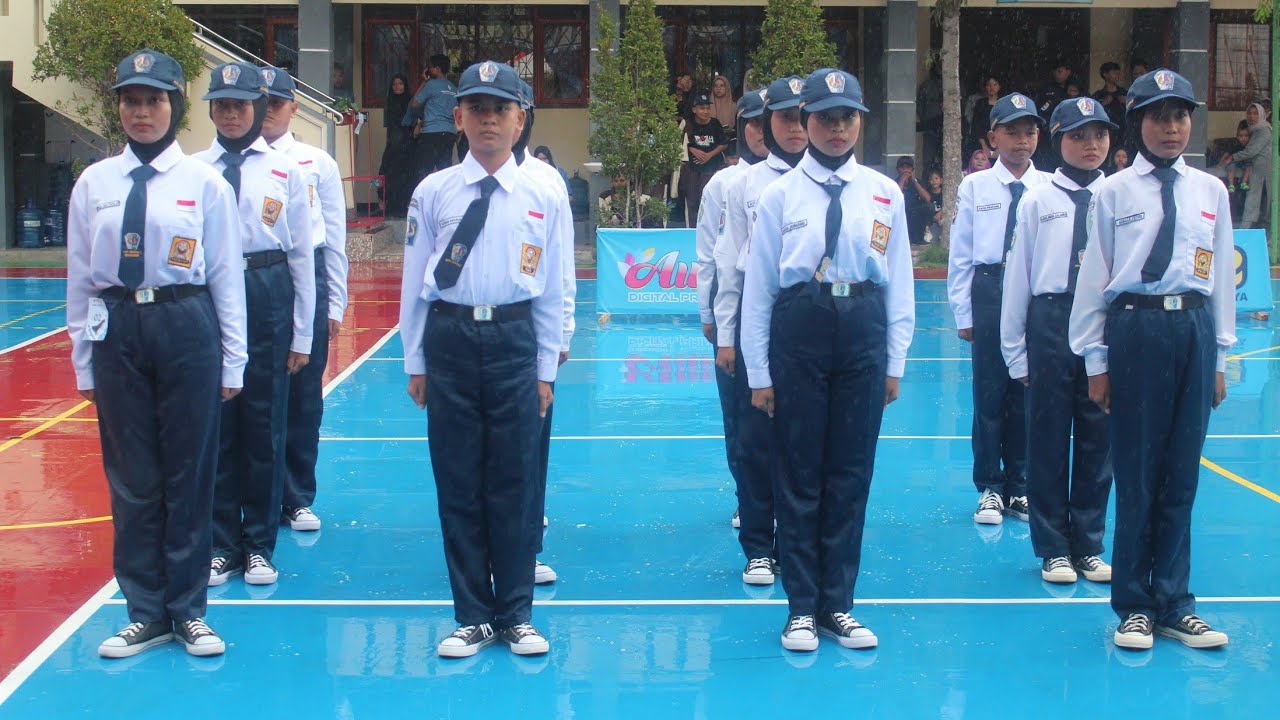 WALAUPUN HUJAN TETAP SEMANGAT!!PASKIBRA SMPN 1 KOTABARU  KARAWANG LKBB GLOBAL 9