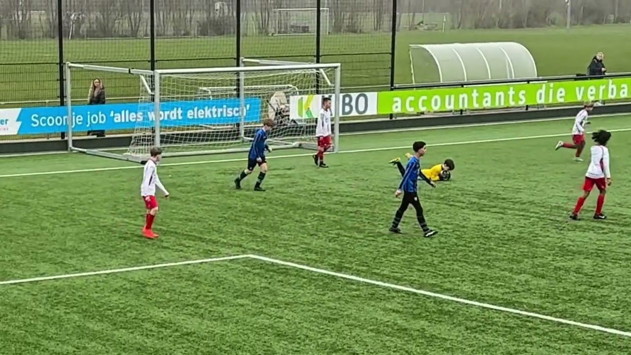 DJS jo12-1 vs bvv Barendrecht jo12-1. 