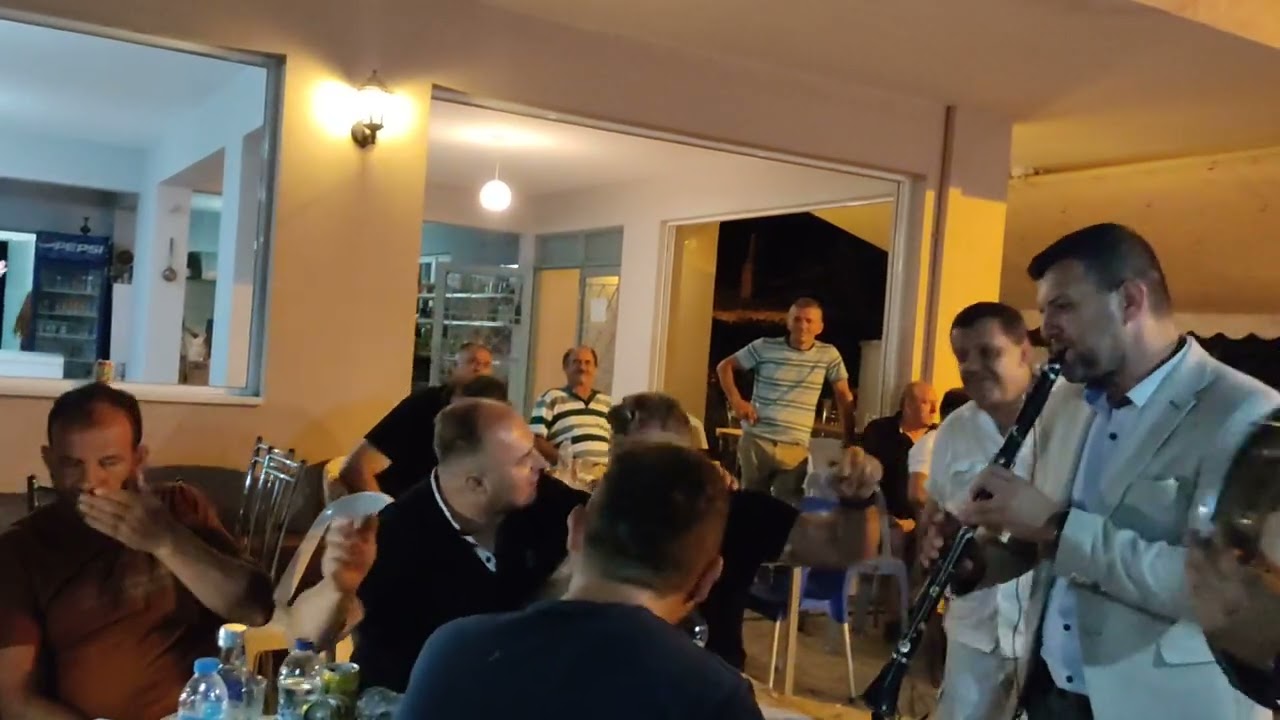 Κώστας Σταυρού Χρήστος Αγγελής στο μαγαζί του στουκα Αλυκό