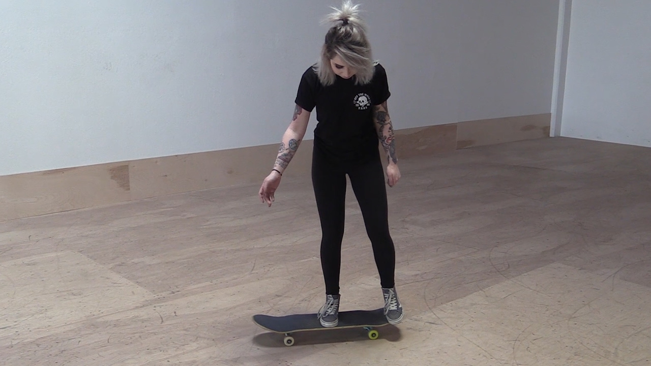 GIRL LEARNS HER FIRST SKATEBOARD TRICKS |  EP 10 SHOVE IT