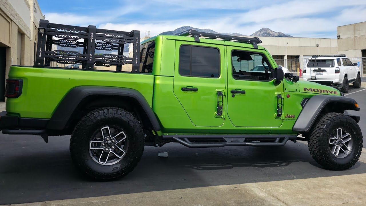 Jeep Gladiator 33in tire to a 35in 😲😎 wayyy better!