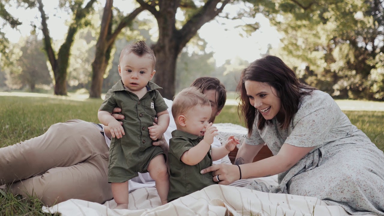 Family Photography Session - Videography Behind the Scenes - Lifestyle Photography