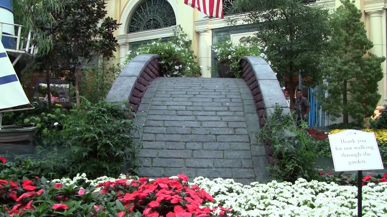 A Trip Through the Bellagio Las Vegas Botanical Garden