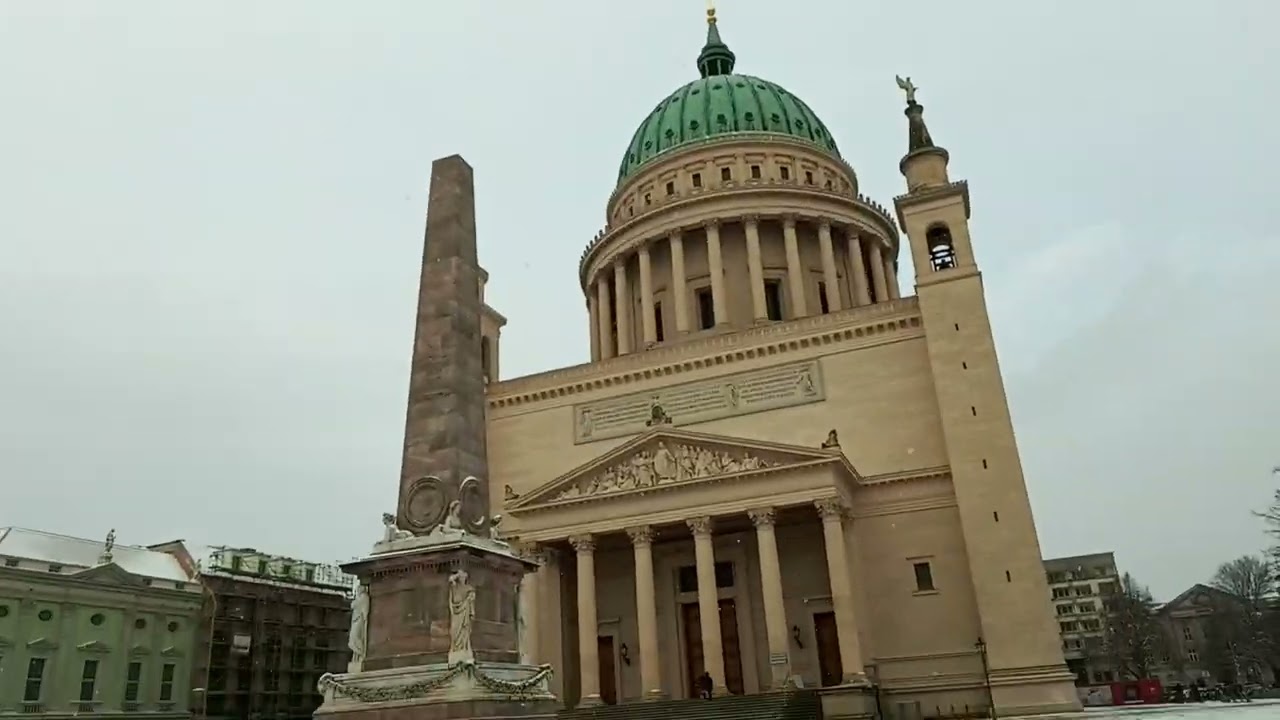 Никола́икирхе   2,&nbsp;нем.&nbsp;St. Nikolaikirche)&nbsp;&mdash;&nbsp;евангелическая&nbsp;церковь в&nbsp;Потсдаме