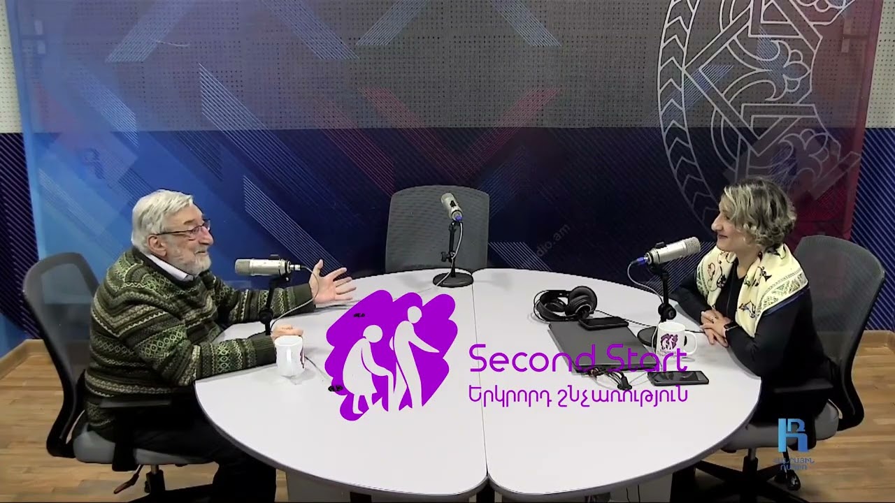 Աղջիկ կա հետս, մատդ ինչ ես տնկում