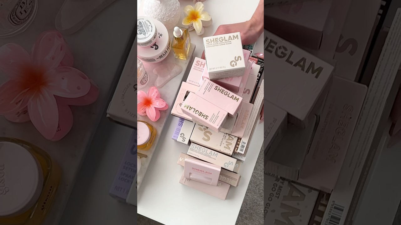 let&rsquo;s unbox my pink @sheglam_official  mega haul 💗 #sheglam #m akeup #preppy #shorts #SHEGLAMhaul