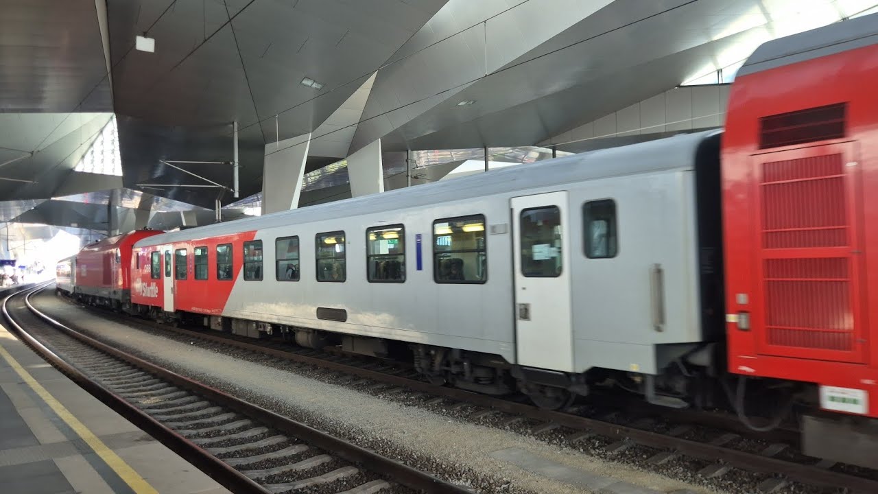 ÖBB Rh 2016 mit zwei CityShuttle Pendel abfahrt in Wien Hbf