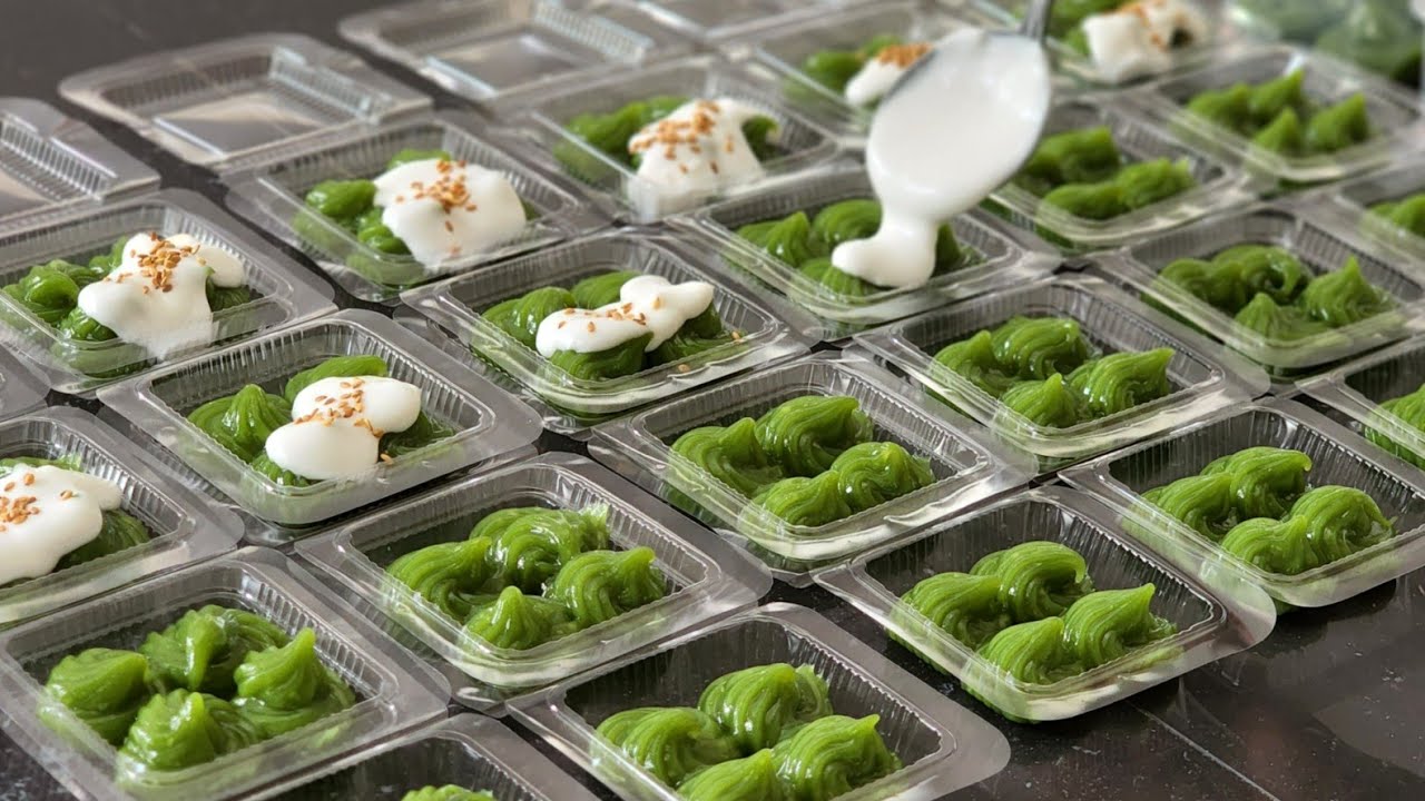 Kalau kamu punya tepung dan santan, buat dessert Thailand legit ini. Murah meriah & enak rasanya