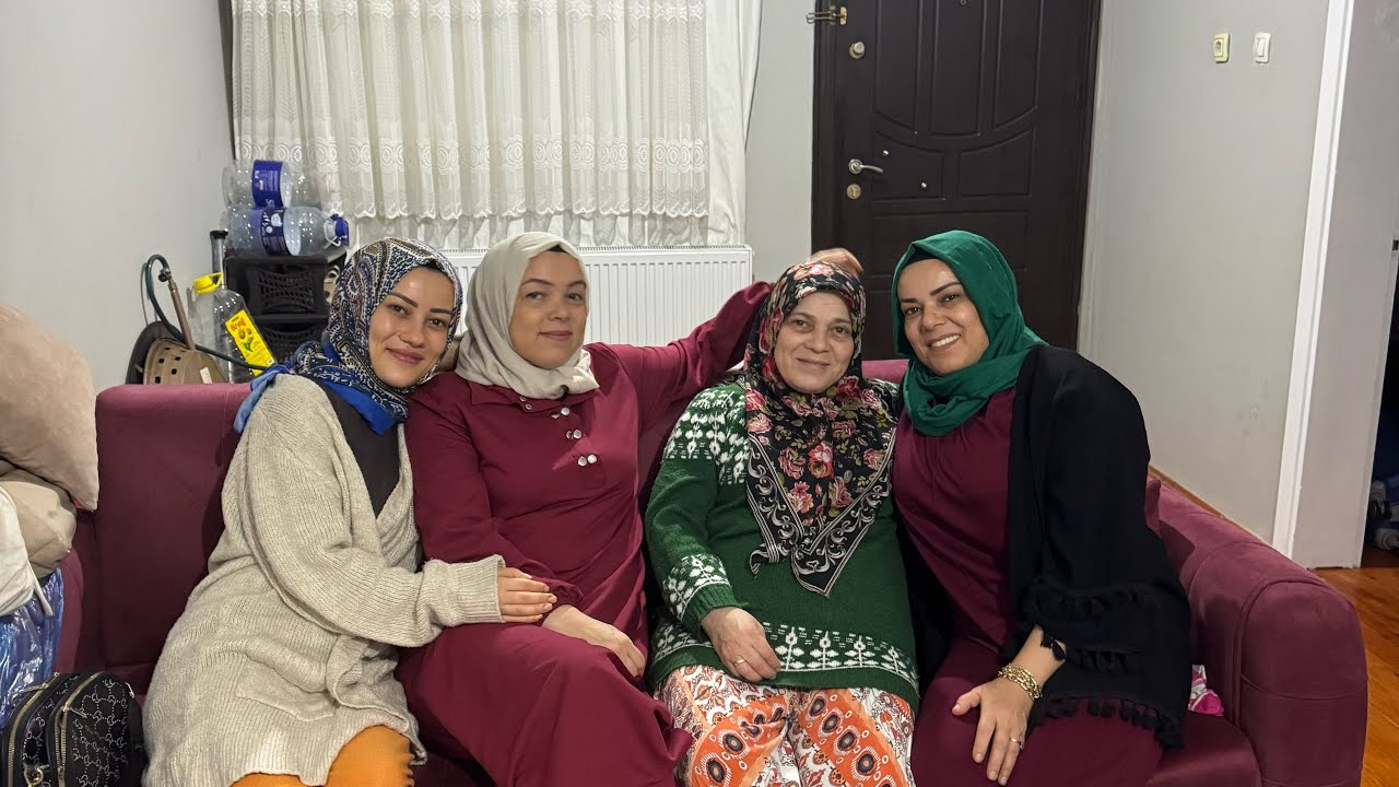 Sizce ben ayakkabılarımı ablama giydirmişmişimdir🤔