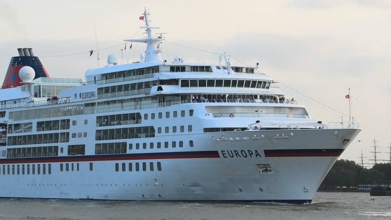 EUROPA cruise ship departs LONDON Greenwich