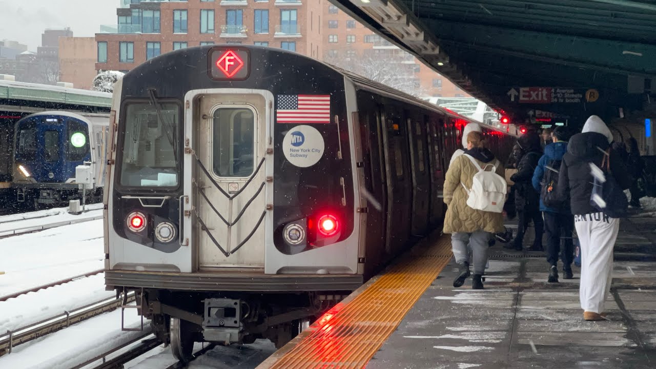 Snowy AM Rush at 4 Av-9 St!