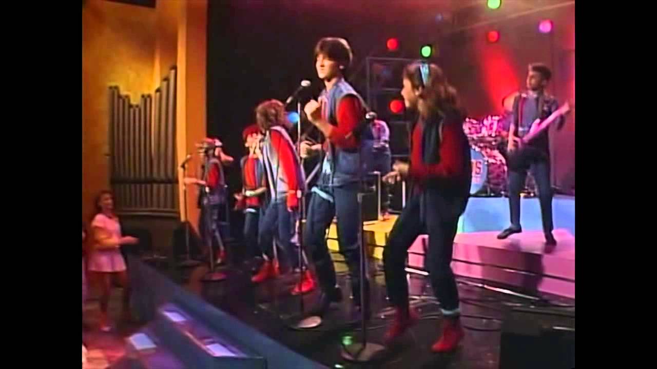 KIDS Incorporated - Twist of Fate (720p HD Live Look) - Repost