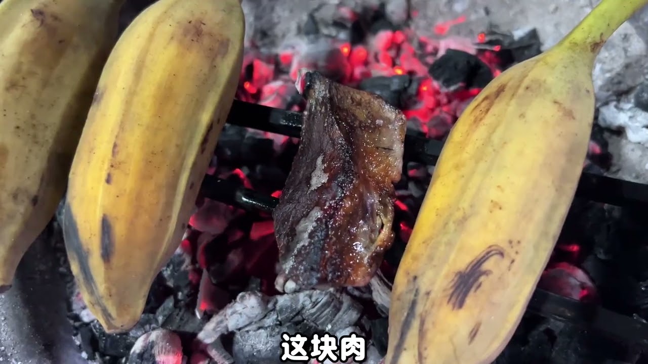 容姐把地里的苦麻菜挑粪管理一下，龙二对家里的腊肉打起了主意。