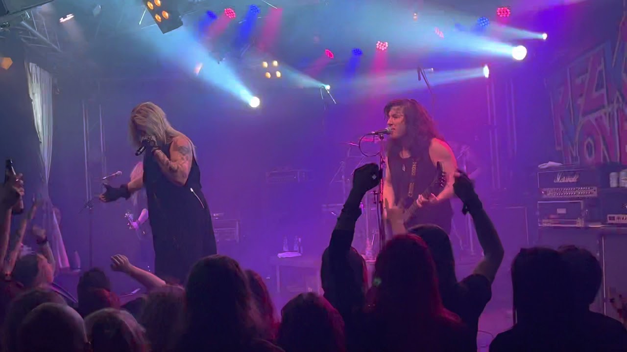 Reckless Love - We are the Weekend - LIVE 12/2021 - Pakkahuone, Tampere, Finland