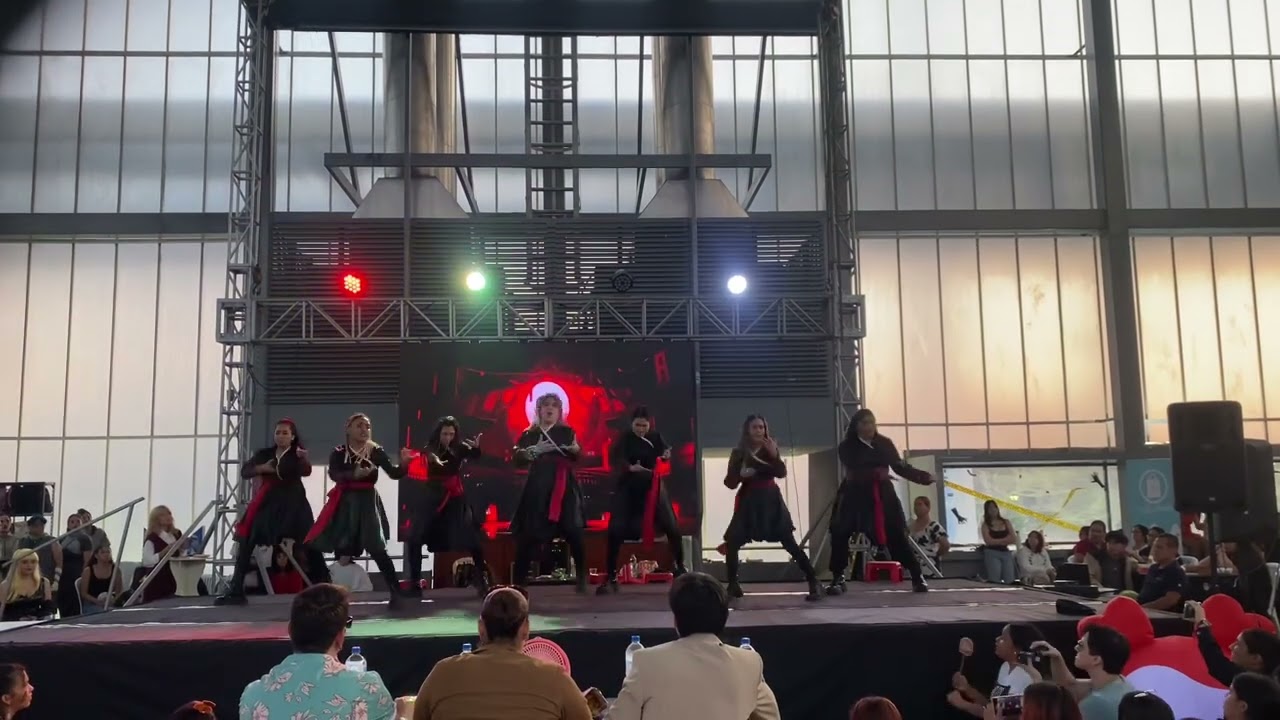 [KPOP IN PUBLIC] THUNDEROUS + GOD’S MENU - STRAY KIDS. Dance cover in Ecuador 🇪🇨 