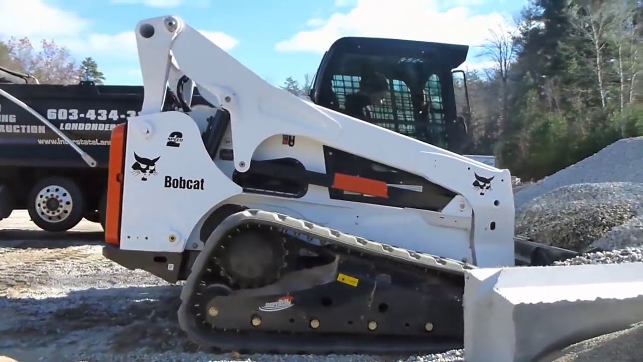 Мини погрузчики Bobcat выполняют тяжелые работы