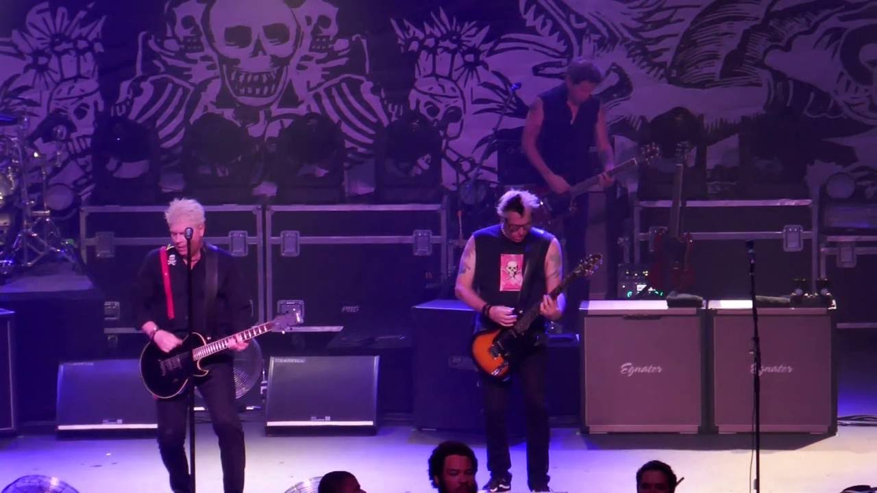 The Offspring - Kick Him When He's Down - Riverside CA 22-07-2016