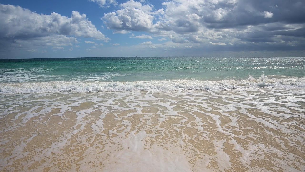 Relaxing Ocean Wave Sounds with Crystal Clear Water for Stress Relief