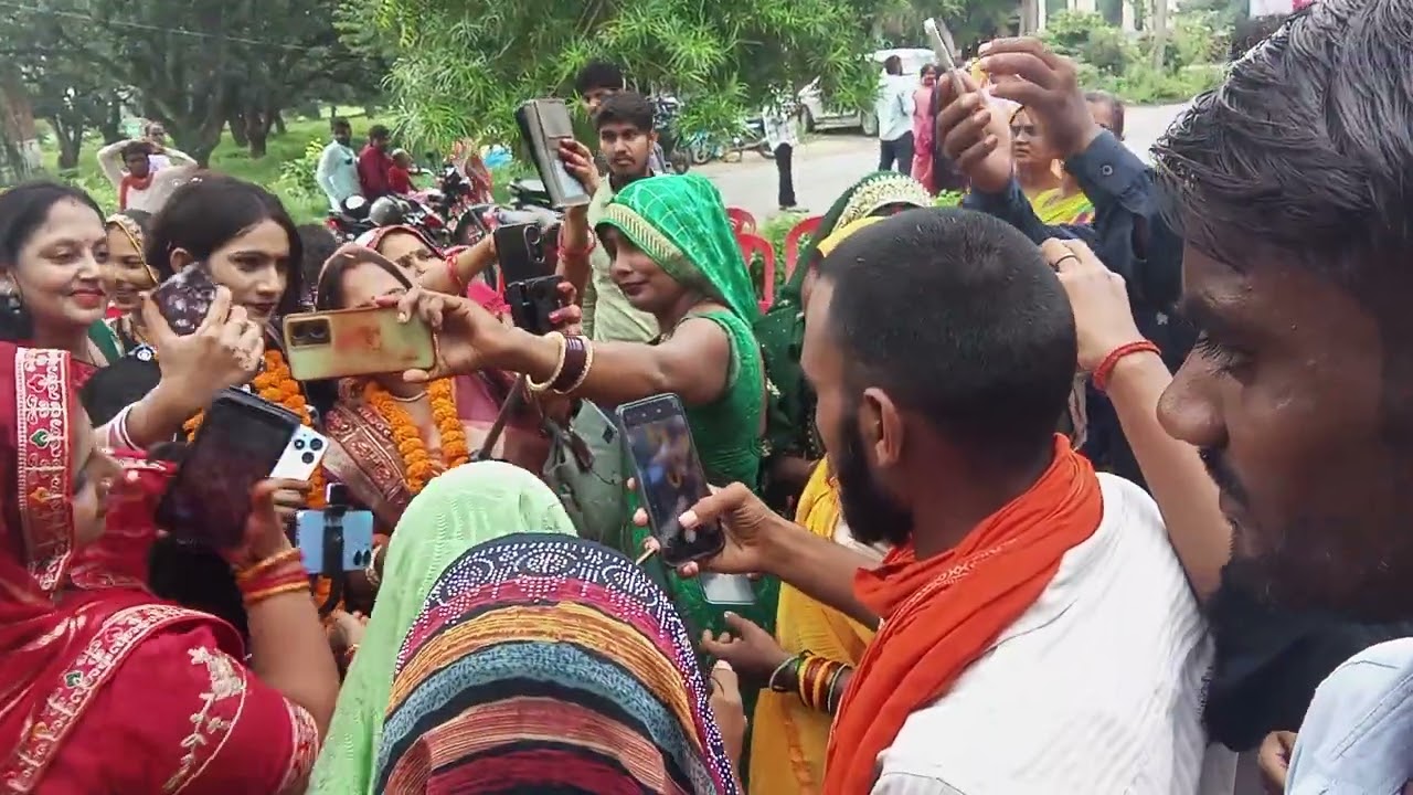 हेलो दोस्तों मेरे ब्लॉग वीडियो# आप सभी का# इंदू प्रजापति स्टूडियो#tranding ओपनिंग वहां पर खुशबू रानी