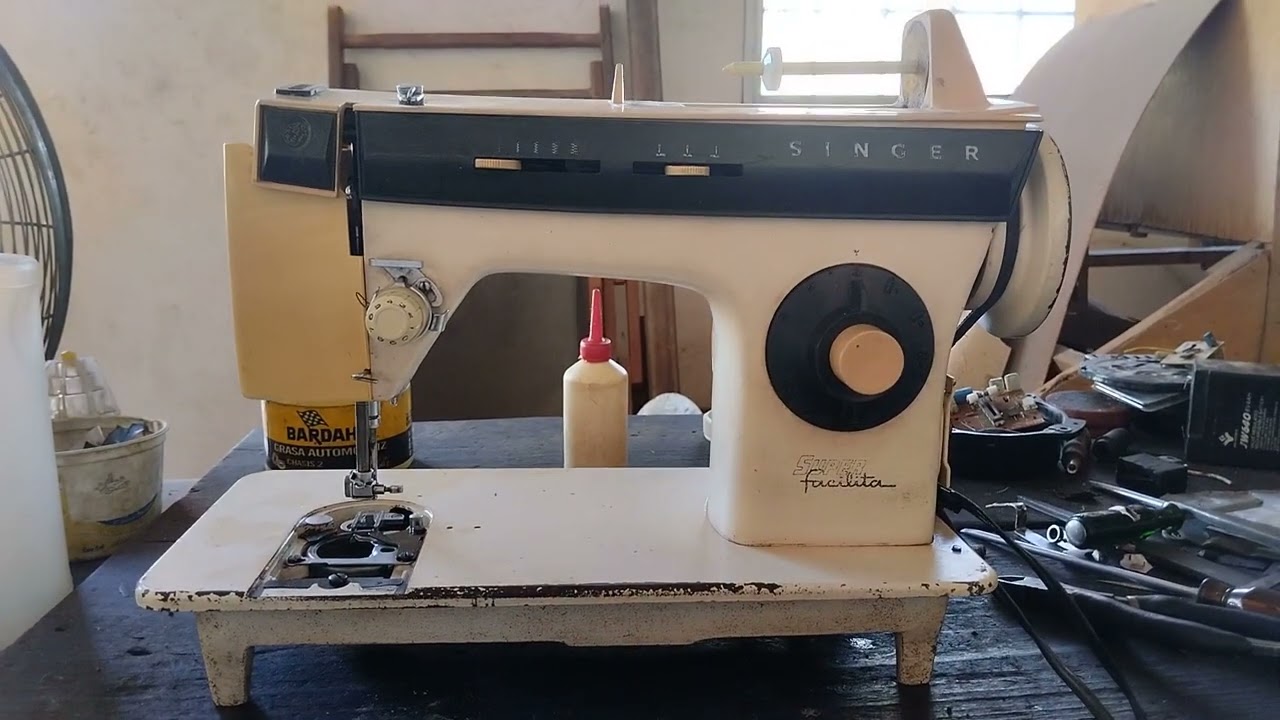 Máquina singer super facilita. Cómo poner la banda de trasmisión. múltiples detalles.