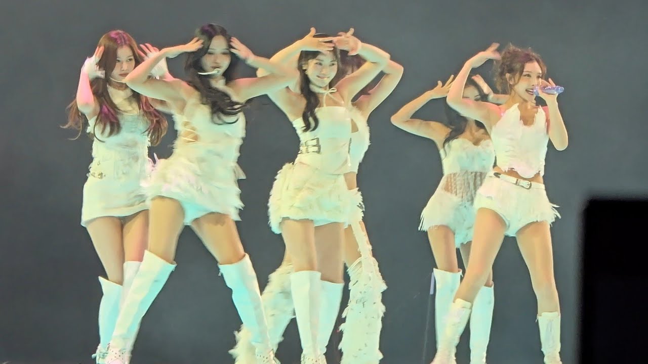 TWICE(트와이스) - &ldquo;INTRO&rdquo;+&ldquo;THIS IS FOR&rdquo; Live in Bulacan, Philippines(TWICE: THIS IS FOR 6th World Tour)