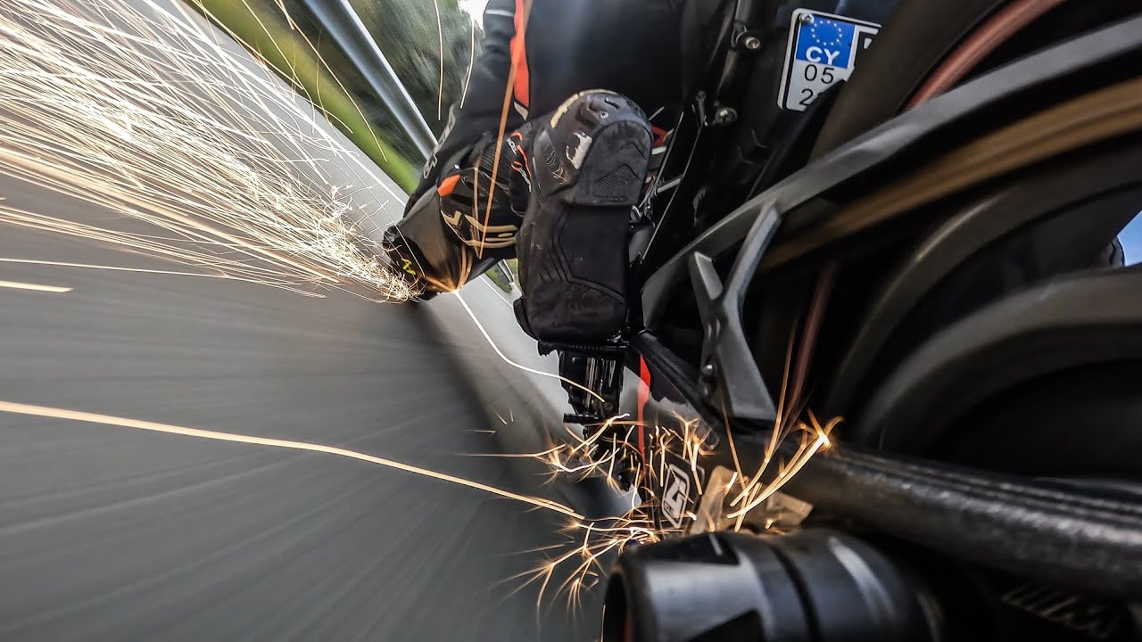 BMW-S1000RR | With Close Action