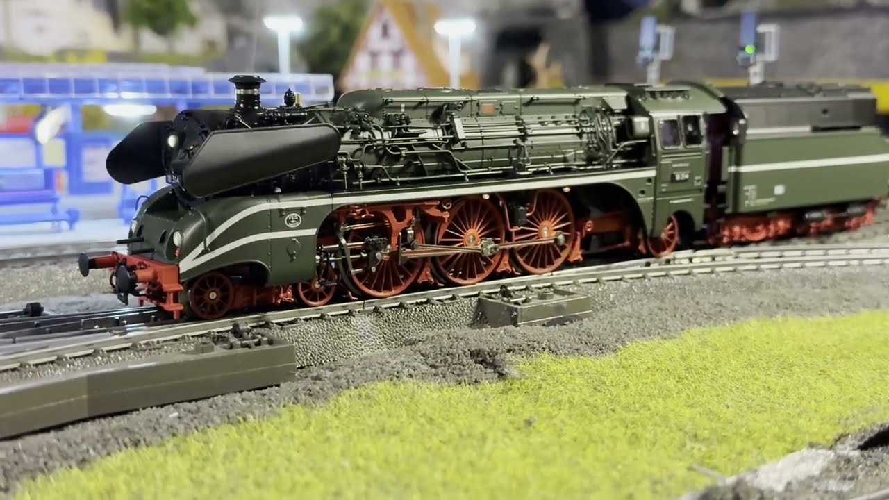 Vorstellung Märklin BR.18 3 DR Epoche III Artikel-Nr. 39029 Sommer-Neuheit 2025