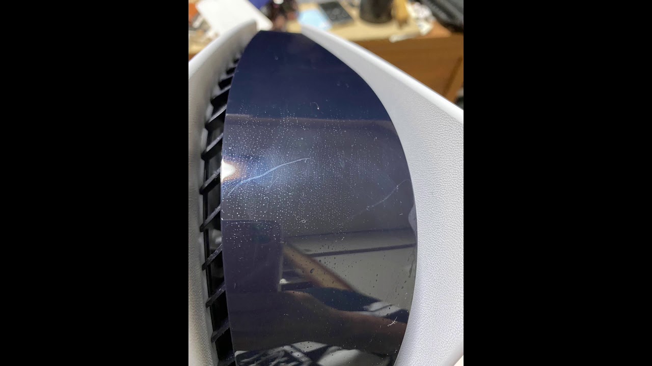 PS5 開封したらキズだらけ