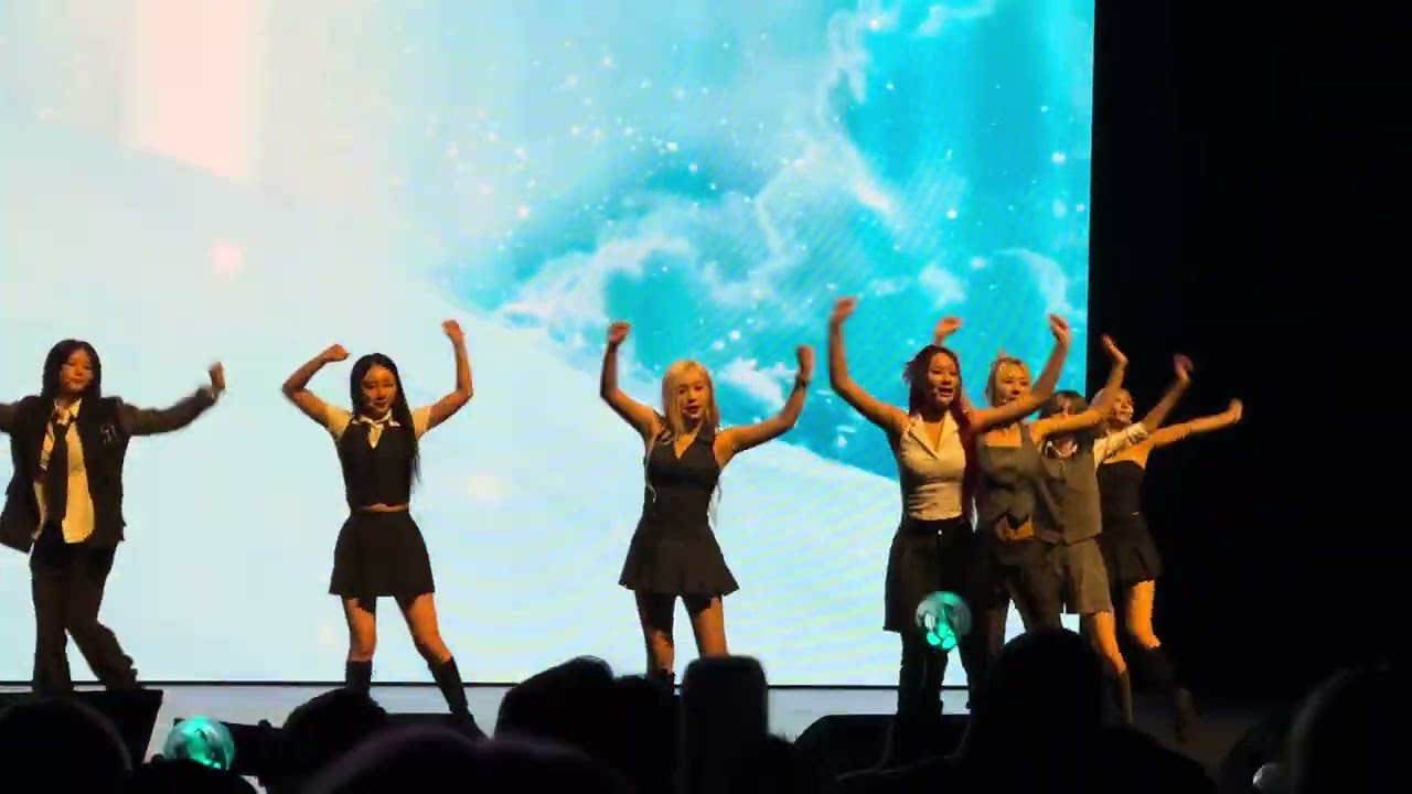 [4K60] Dreamcatcher - Fly High Full Fancam 드림캐쳐 | Apocalypse: From Us Tour Montreal