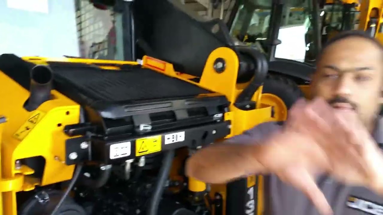 JCB Skid Loaders 135HD Doha, Qatar 2016 - Mohamed Allam