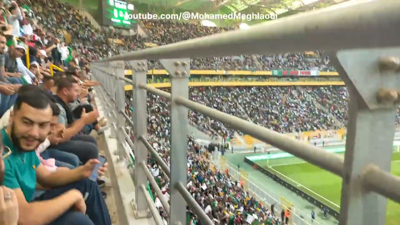 لحظة عزف النشيد الوطني ورفع تيفو مخلوفي وأجواء قبل وبعد انطلاق مباراة الجزائر 5 ليبيريا 1
