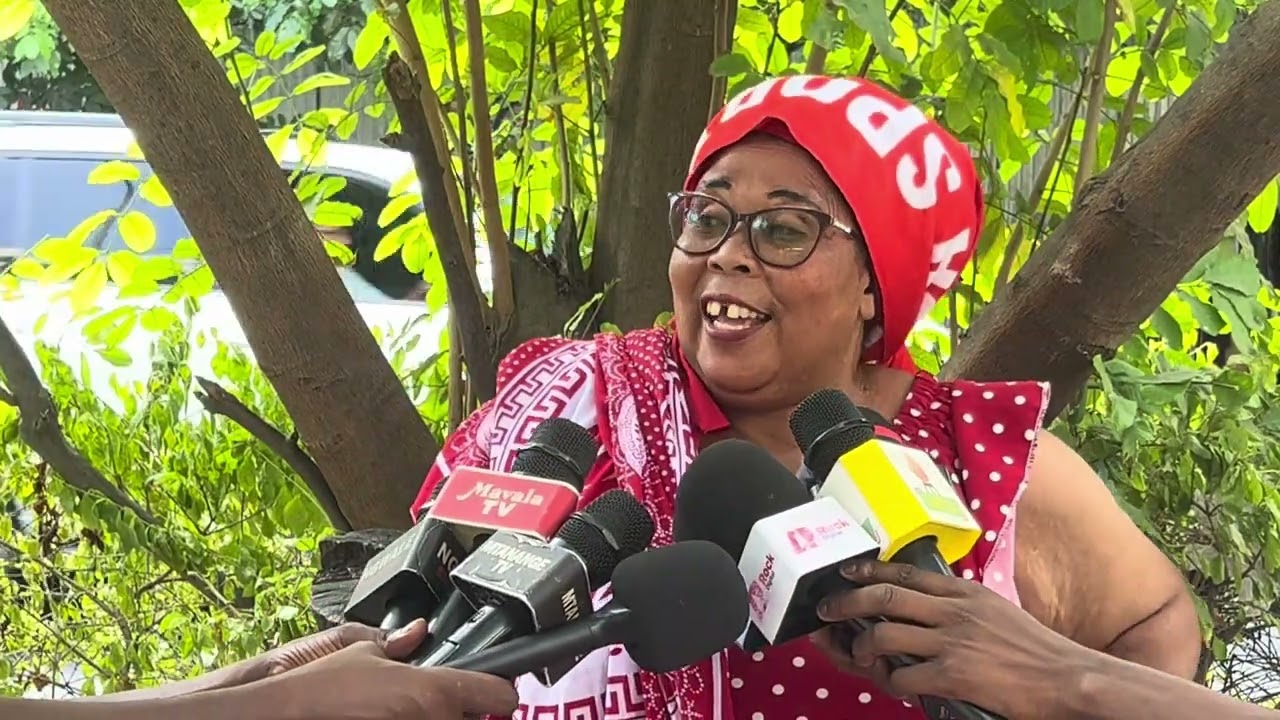 mama wa simba leo awavuga waandishi  taalifa alizokuja nazo kuusu tim yake