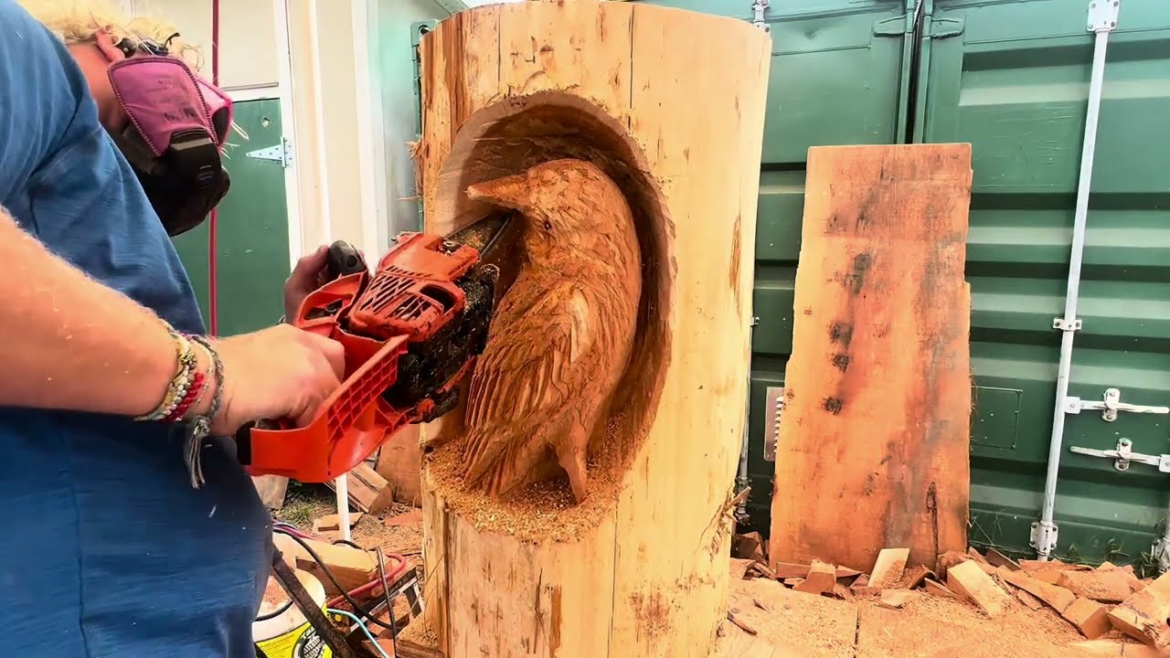 Mastering Chainsaw Carving!!: How to Carve Raven in Log Bar Top (Step by Step ) Edit issues 😞sorry