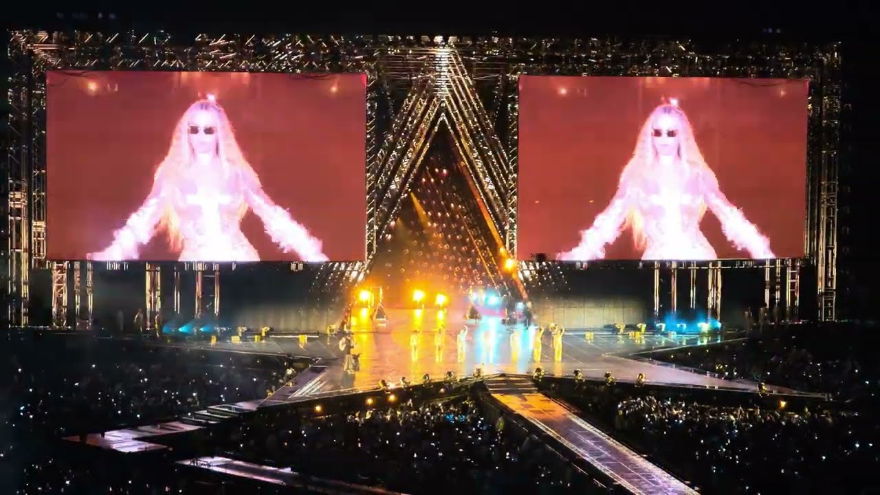 I'm that girl, cozy, alien superstar, energy, break my soul - Beyonce cowboy carter tour London n2