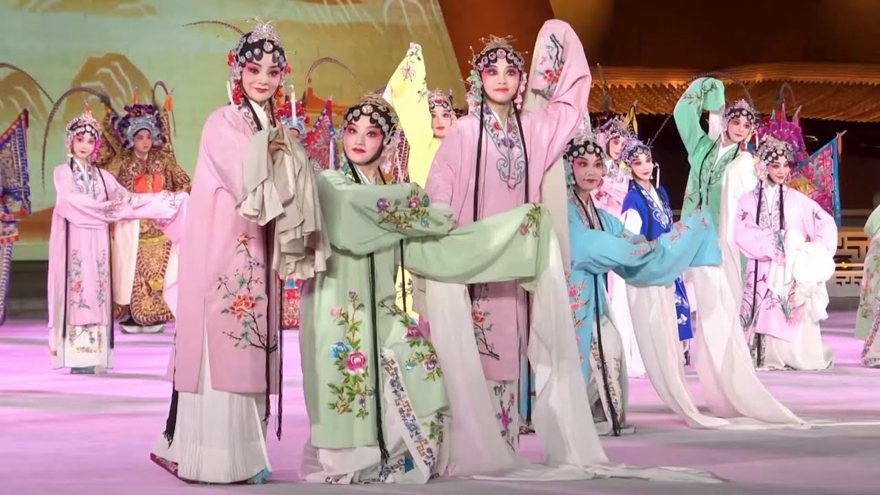 China-Central Asia youth arts festival opens with Qinqiang Opera, folk performance