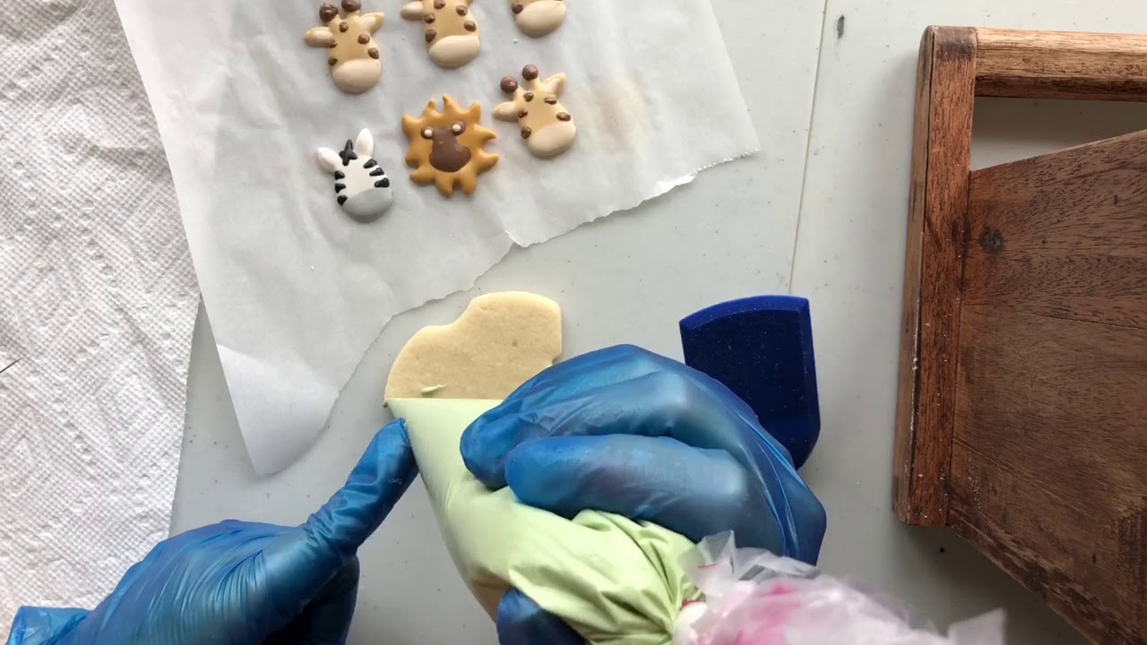 How To Make Zoo Animal Royal Icing Transfers and their application!
