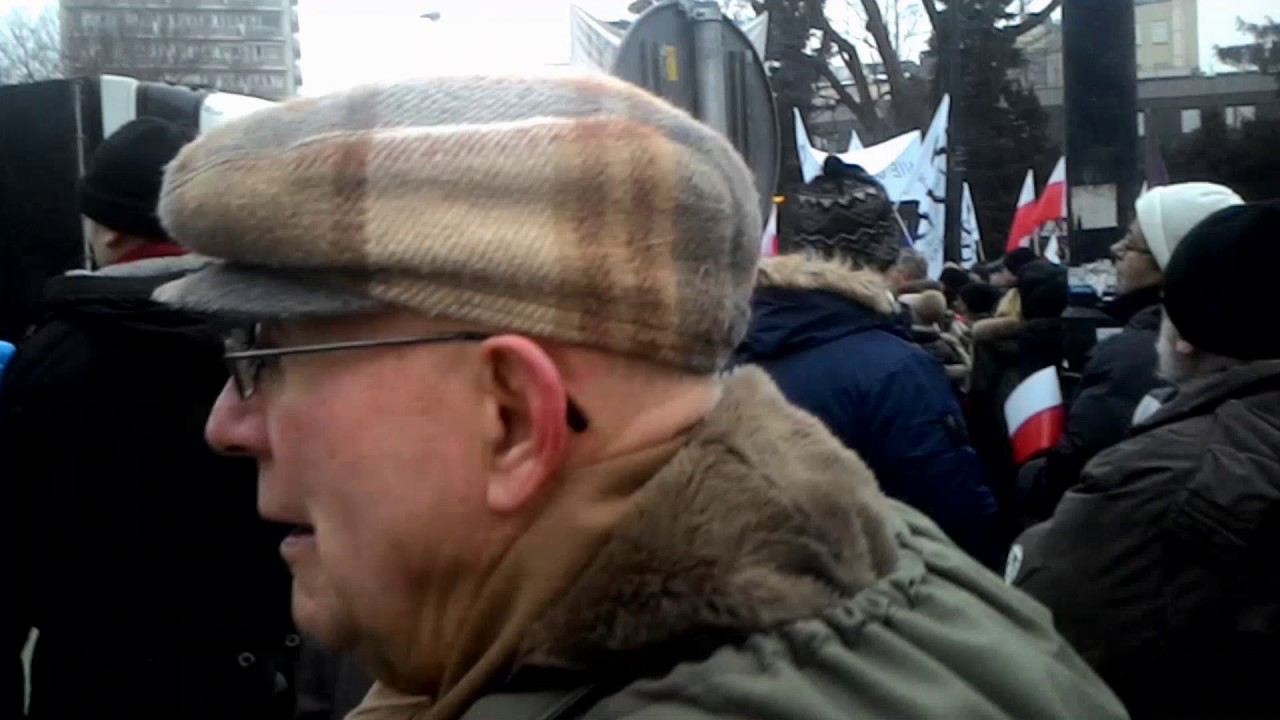 KOD 17 12 2016 WarszawamManifestacja pod sejmem