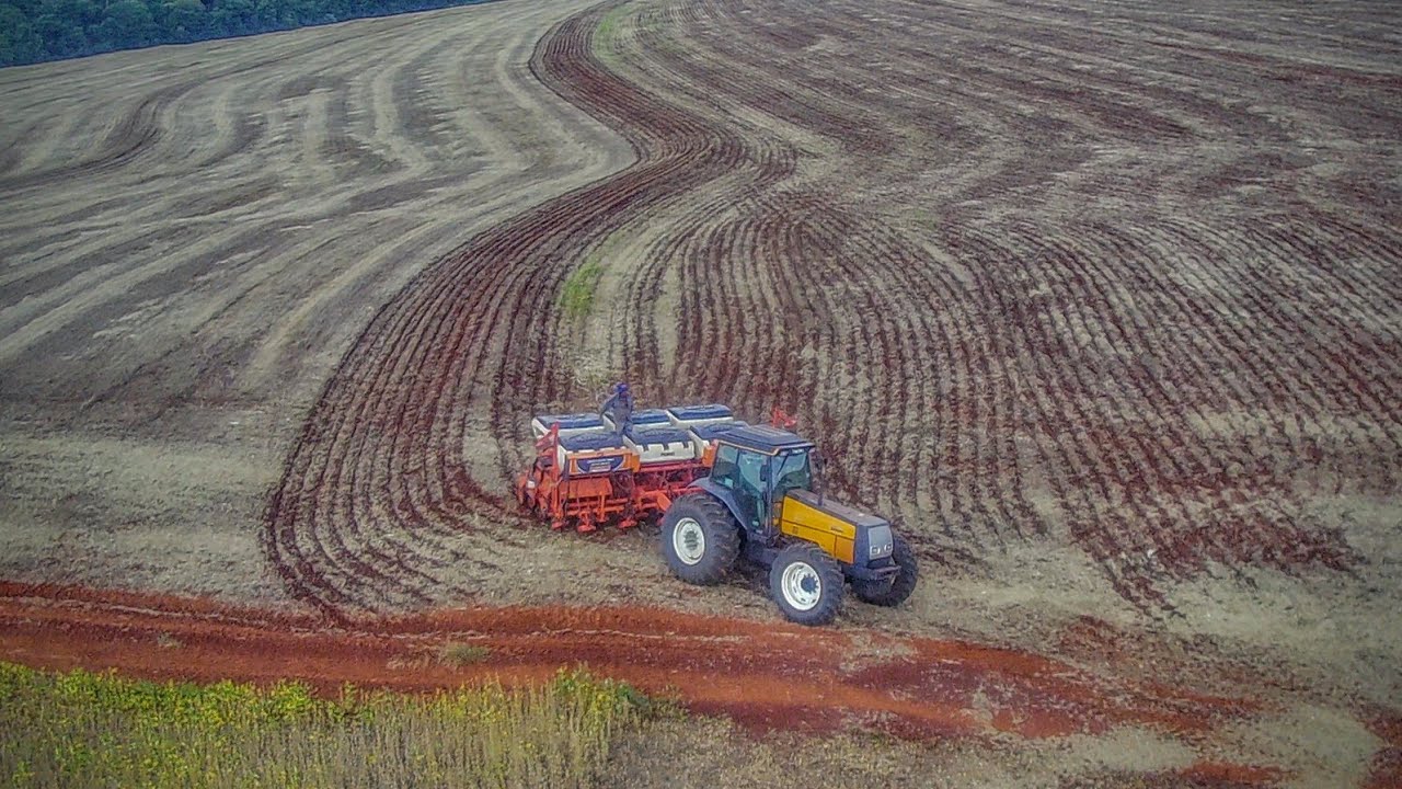 Plantio de milho safrinha🌽//Fazenda Santa Rosa//Valtra BH 180🚜