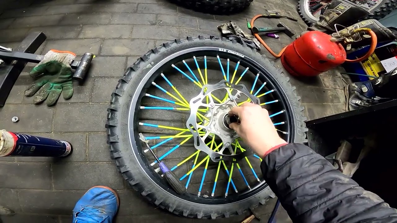 Bez k&oacute;ł moto nie pojedzie ;( System tubliss łożyska uszczelniacze Husqvarna fe 450