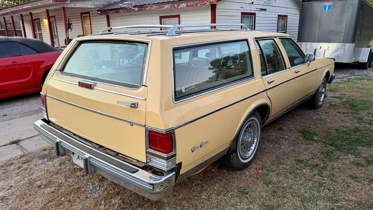 Oldsmobile Custom Cruiser Wagon припаркован на 10 лет &mdash; доедет ли он до дома?