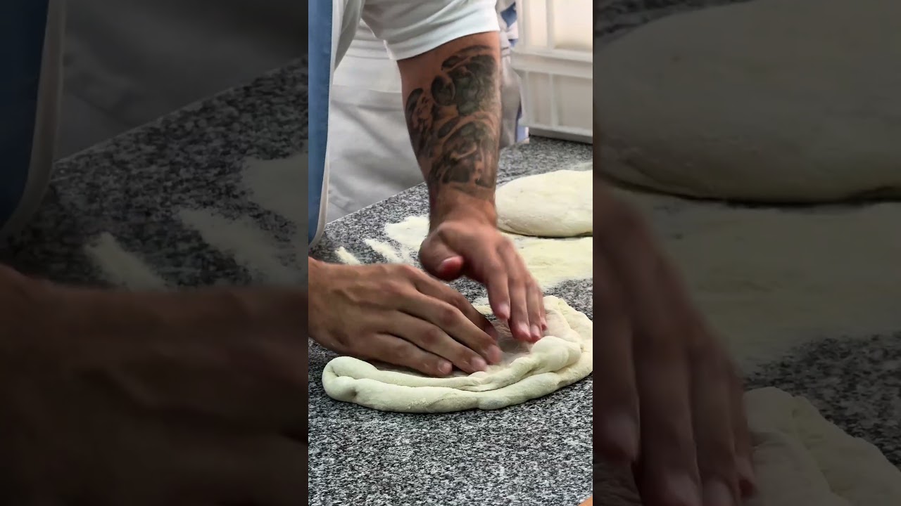 Panuozzo o Calz&oacute;n abierto con un Bollo de Pizza