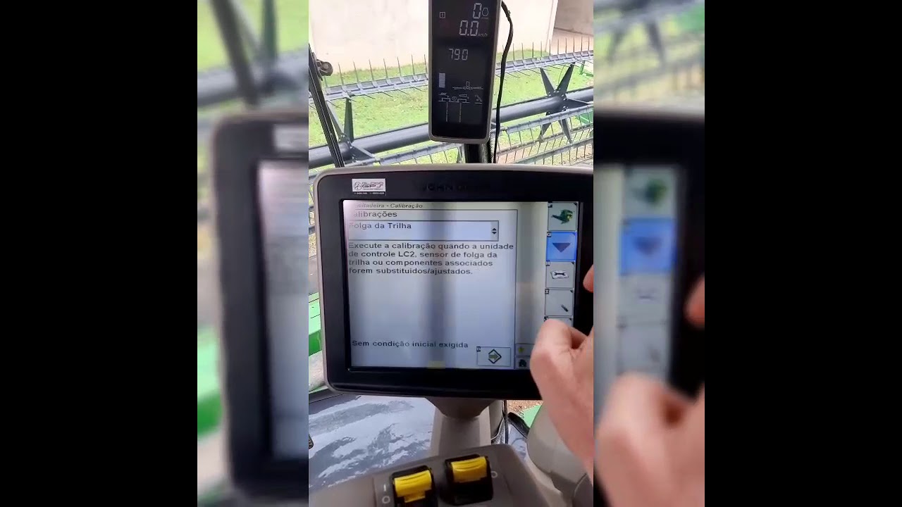JOHN DEERE  verificando a voltagem dos sensores da plataforma, localização das calibrações