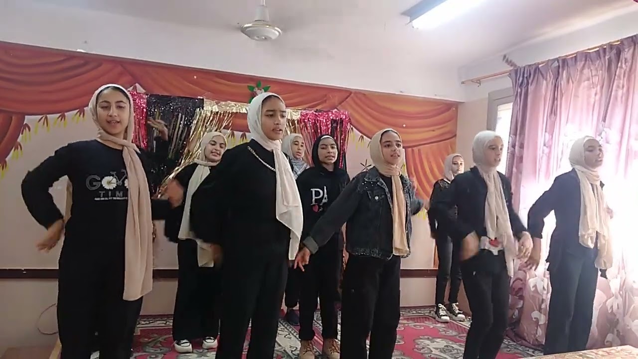 فلسطين تنزف 🇵🇸مكتوب على جبينك بطل 🇵🇸واقوى استعراض مدرسي تضامني مع أطفال غزه