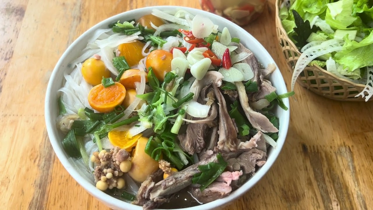 One more bowl of chicken Phở in Hanoi