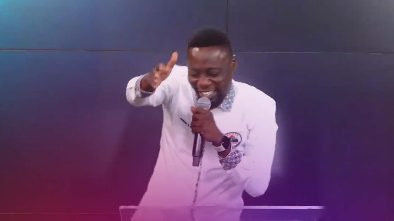 Elder Emmanuel Arthur Leads Hot Pentecost PRAISE || Special Evening Service with Chairman