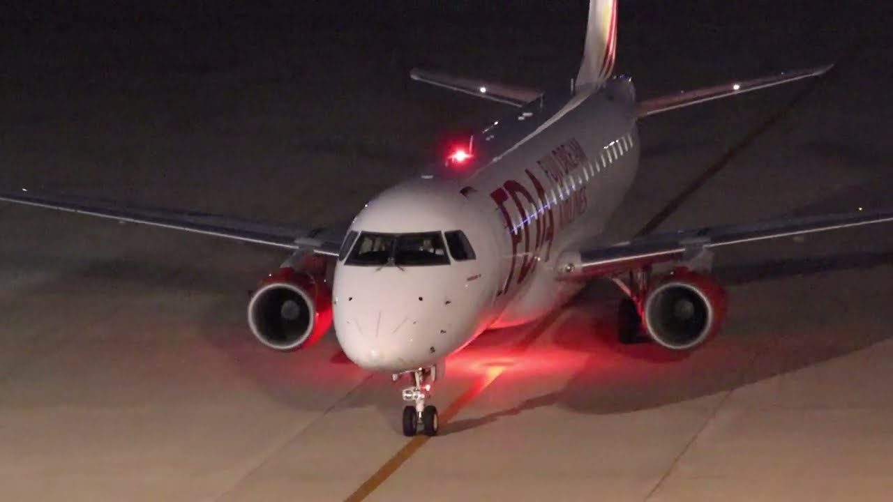 JA12FJ FDA ERJ-170 新潟空港 夜の到着｜スポットへ向かうタキシング