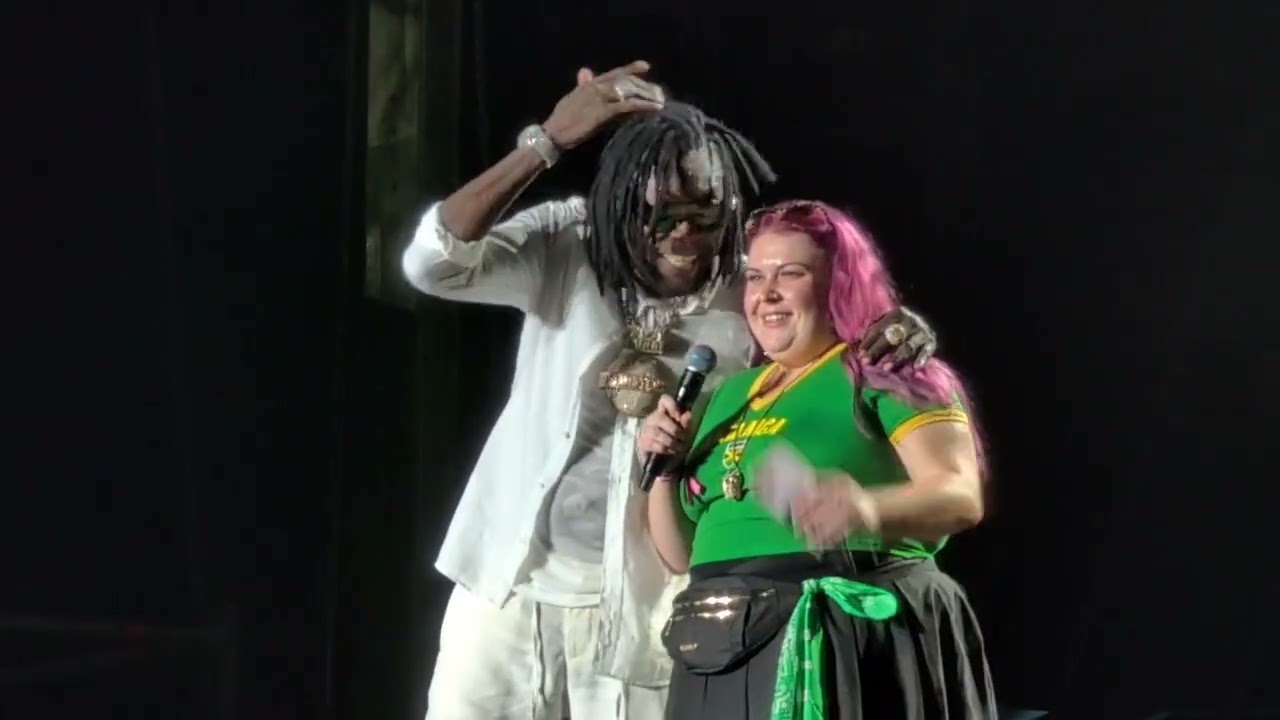 VYBZ KARTEL Lets WHITE GIRL STEAL DI SHOW Then GRAND FINALE w/ EVERYBODY @ Freedom Street Europe