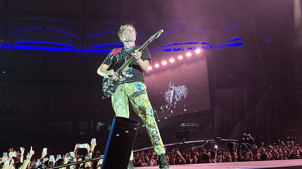 Muse - Plug in Baby Live in Kuala Lumpur Stadium Bukit Jalil KL Malaysia July 2023 (4K)