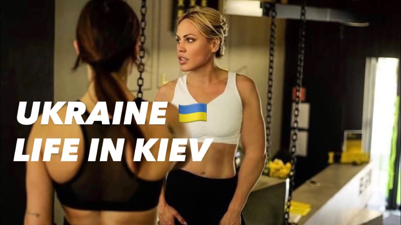 Ukraine 🇺🇦 Life in Kiev, January 28, 2026. The Streets of Kiev, Ukraine. Streets Scenes.
